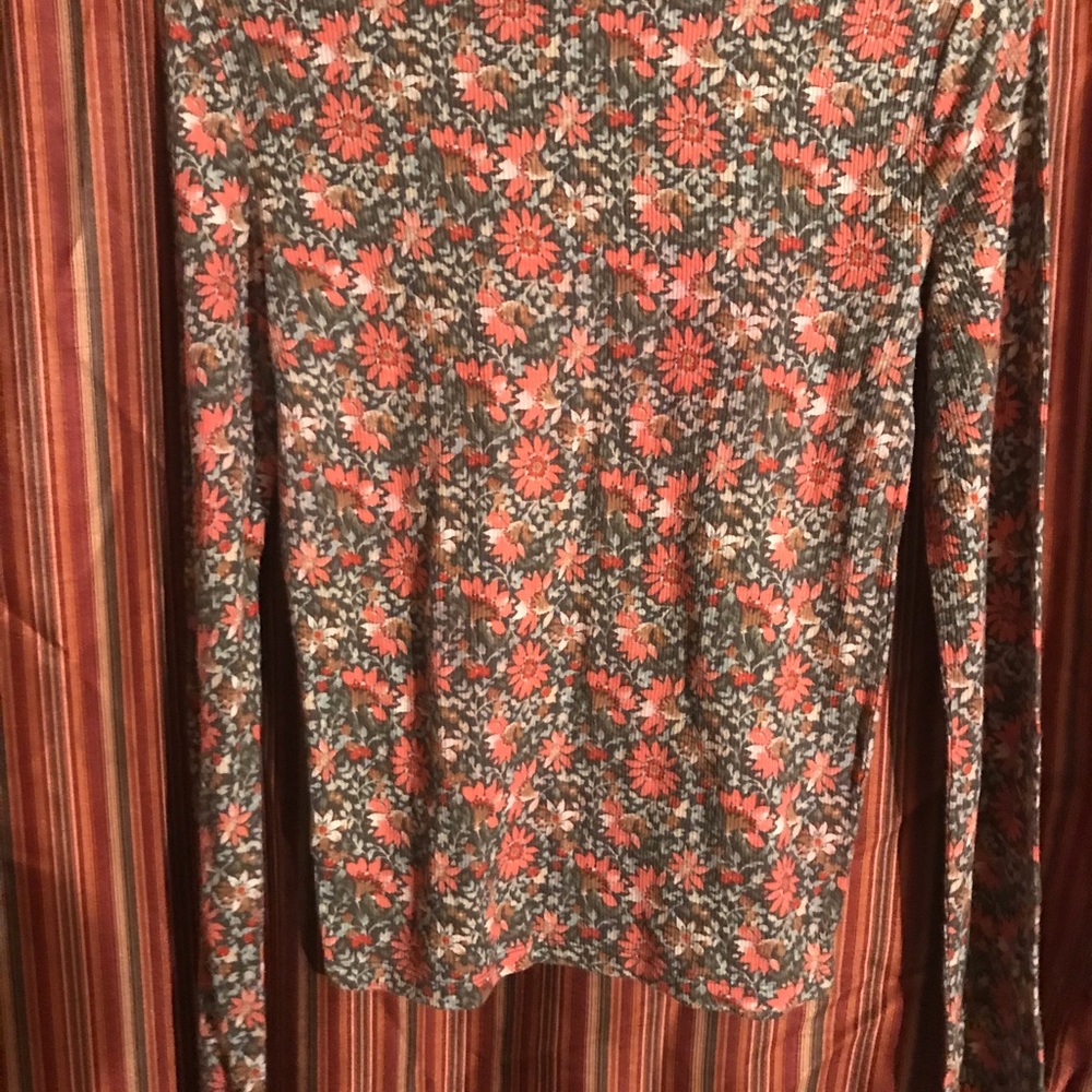 Shirt - Picture 2 of 3